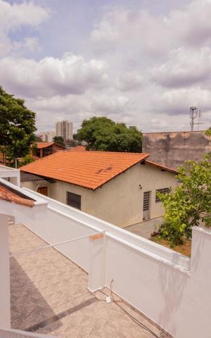 Casa à venda com 260m², 3 quartos e 4 vagas Casa à venda com 260m², 3 quartos e 4 vagasEdicula