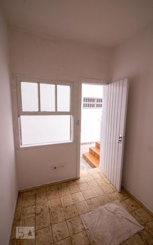Casa à venda com 260m², 3 quartos e 4 vagas Casa à venda com 260m², 3 quartos e 4 vagasEdicula
