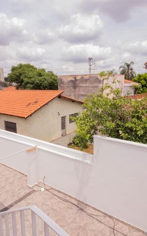 Casa à venda com 260m², 3 quartos e 4 vagas Casa à venda com 260m², 3 quartos e 4 vagasEdicula