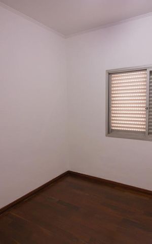 Casa à venda com 260m², 3 quartos e 4 vagas Casa à venda com 260m², 3 quartos e 4 vagasQuarto 2