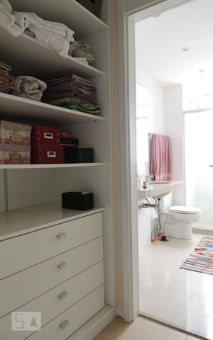 Apartamento para alugar com 143m², 3 quartos e 2 vagasCloset do quarto
