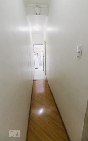 Casa para alugar com 95m², 3 quartos e 2 vagas Casa para alugar com 95m², 3 quartos e 2 vagasCorredor