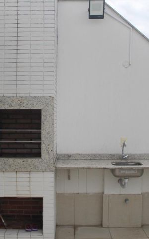 Apartamento à venda com 189m², 4 quartos e 2 vagasChurrasqueira