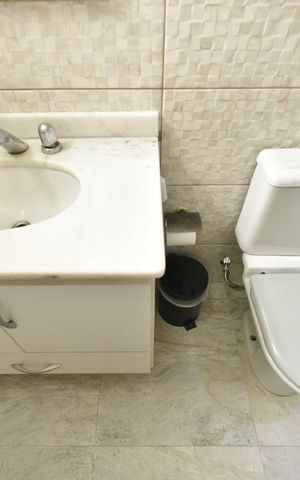 Apartamento à venda com 120m², 3 quartos e 2 vagasBanheiro da suite