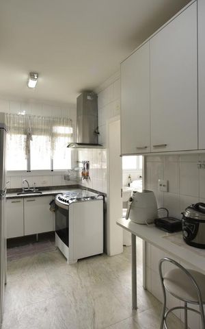 Apartamento à venda com 120m², 3 quartos e 2 vagasCozinha