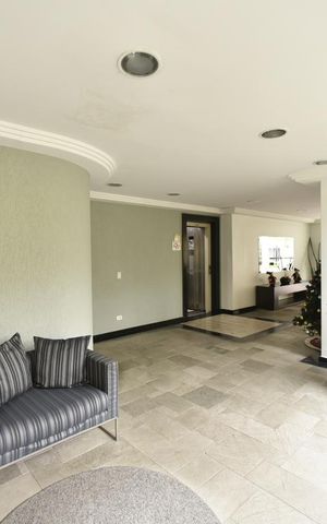 Apartamento à venda com 120m², 3 quartos e 2 vagasÁrea comum - hall de entrada