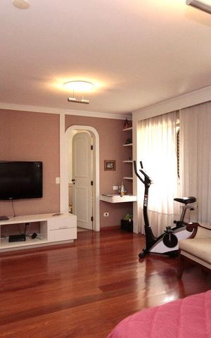 Apartamento à venda com 290m², 3 quartos e 2 vagasSuíte 1