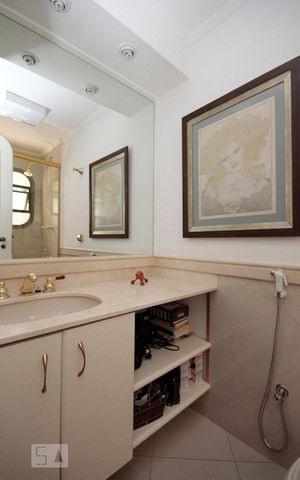 Apartamento à venda com 290m², 3 quartos e 2 vagasBanheiro da Suíte 1