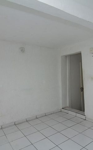 Casa para alugar com 300m², 9 quartos e 2 vagas Casa para alugar com 300m², 9 quartos e 2 vagasPiso INF1 - Quarto Suíte 5