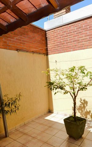 Casa de condomínio à venda com 102m², 2 quartos e 2 vagas Casa de condomínio à venda com 102m², 2 quartos e 2 vagasQuintal