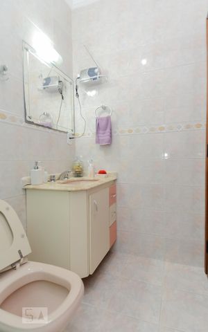 Casa de condomínio à venda com 102m², 2 quartos e 2 vagas Casa de condomínio à venda com 102m², 2 quartos e 2 vagasBanheiro da Suíte 1