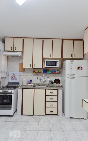 Casa de condomínio à venda com 102m², 2 quartos e 2 vagas Casa de condomínio à venda com 102m², 2 quartos e 2 vagasCozinha