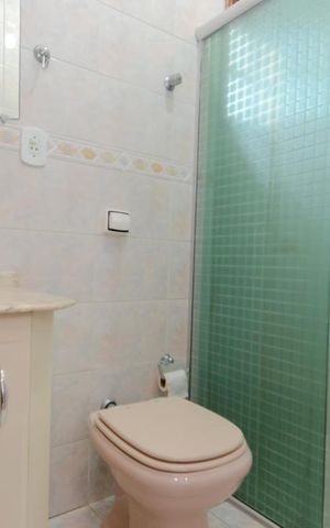 Casa de condomínio à venda com 102m², 2 quartos e 2 vagas Casa de condomínio à venda com 102m², 2 quartos e 2 vagasBanheiro da Suíte 2