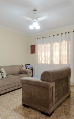 Casa de condomínio à venda com 102m², 2 quartos e 2 vagas Casa de condomínio à venda com 102m², 2 quartos e 2 vagasSala