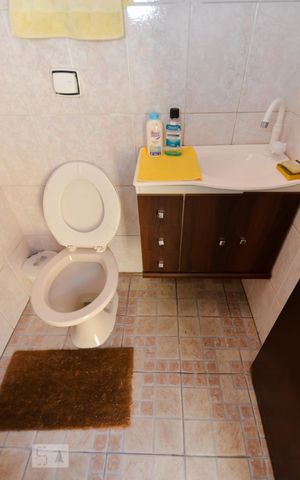 Casa de condomínio à venda com 102m², 2 quartos e 2 vagas Casa de condomínio à venda com 102m², 2 quartos e 2 vagasBanheiro de Serviço