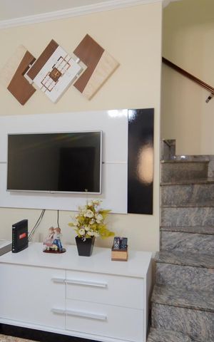 Casa de condomínio à venda com 102m², 2 quartos e 2 vagas Casa de condomínio à venda com 102m², 2 quartos e 2 vagasSala
