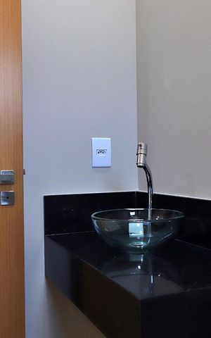 Apartamento à venda com 78m², 2 quartos e 2 vagasBanheiro da Suíte 2