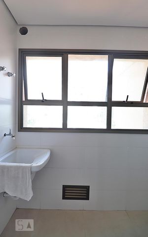 Apartamento à venda com 78m², 2 quartos e 2 vagasÁrea de Serviço