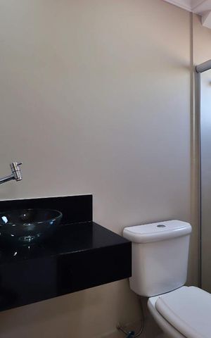 Apartamento à venda com 78m², 2 quartos e 2 vagasBanheiro da Suíte 2