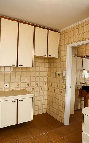 Apartamento à venda com 230m², 4 quartos e 4 vagas Apartamento à venda com 230m², 4 quartos e 4 vagasCozinha
