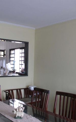 Casa à venda com 298m², 5 quartos e 4 vagas Casa à venda com 298m², 5 quartos e 4 vagasSala de Jantar