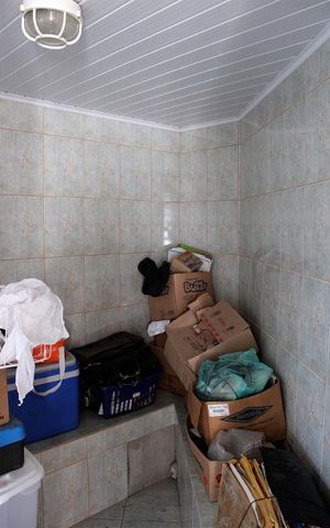 Casa à venda com 298m², 5 quartos e 4 vagas Casa à venda com 298m², 5 quartos e 4 vagasSauna