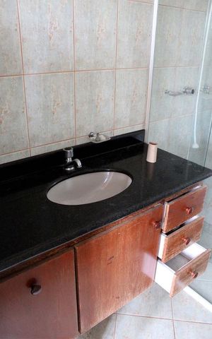 Casa à venda com 298m², 5 quartos e 4 vagas Casa à venda com 298m², 5 quartos e 4 vagasBanheiro 3