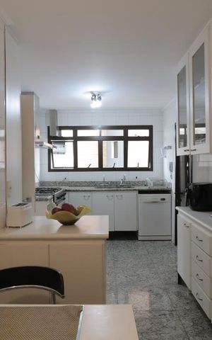 Apartamento à venda com 186m², 3 quartos e 3 vagasCozinha 