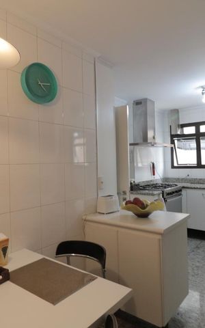 Apartamento à venda com 186m², 3 quartos e 3 vagasCozinha 