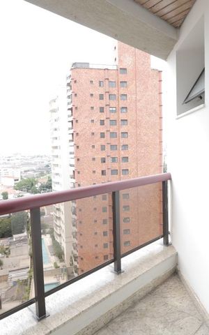 Apartamento à venda com 186m², 3 quartos e 3 vagasSacada da Suite 3 