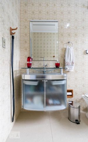 Casa para alugar com 60m², 1 quarto e 4 vagasBanheiro