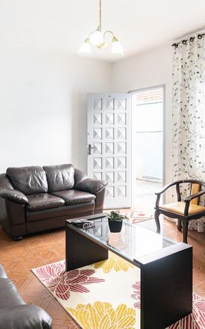 Casa para alugar com 60m², 1 quarto e 4 vagasSala