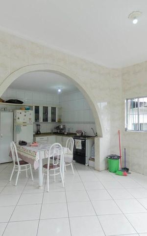 Casa à venda com 200m², 4 quartos e 2 vagas Casa à venda com 200m², 4 quartos e 2 vagasCozinha