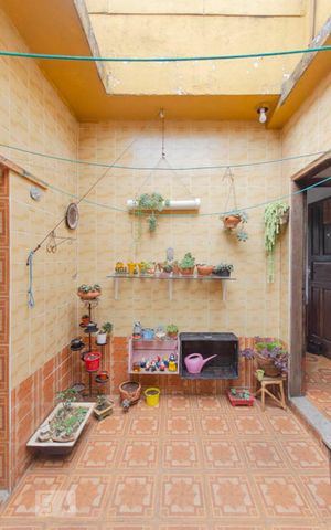 Casa à venda com 200m², 4 quartos e 2 vagas Casa à venda com 200m², 4 quartos e 2 vagasQuintal