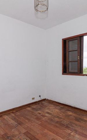 Casa à venda com 110m², 4 quartos e 8 vagas Casa à venda com 110m², 4 quartos e 8 vagasQuarto 2
