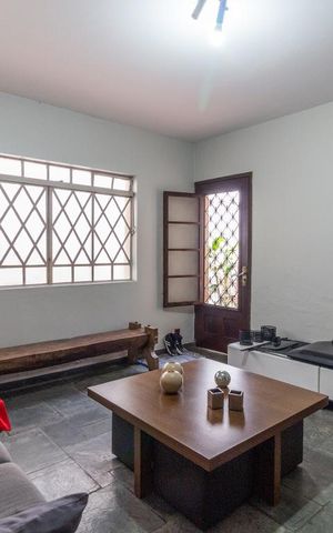 Casa para alugar com 294m², 4 quartos e sem vaga Casa para alugar com 294m², 4 quartos e sem vagaSala