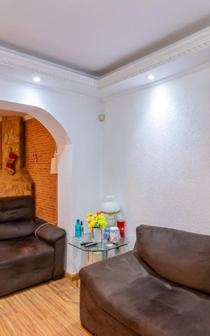 Casa à venda com 532m², 4 quartos e 5 vagas Casa à venda com 532m², 4 quartos e 5 vagasSala de Estar