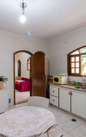 Casa à venda com 532m², 4 quartos e 5 vagas Casa à venda com 532m², 4 quartos e 5 vagasCozinha da Casa 2