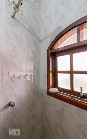 Casa à venda com 532m², 4 quartos e 5 vagas Casa à venda com 532m², 4 quartos e 5 vagasBanheiro da Casa 2