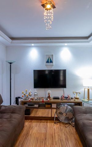 Casa à venda com 532m², 4 quartos e 5 vagas Casa à venda com 532m², 4 quartos e 5 vagasSala de Estar
