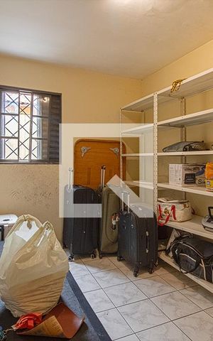 Casa à venda com 210m², 3 quartos e 5 vagas Casa à venda com 210m², 3 quartos e 5 vagasQuarto de Serviço