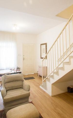 Casa à venda com 90m², 2 quartos e 1 vagaSala