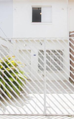 Casa à venda com 90m², 2 quartos e 1 vagaFachada