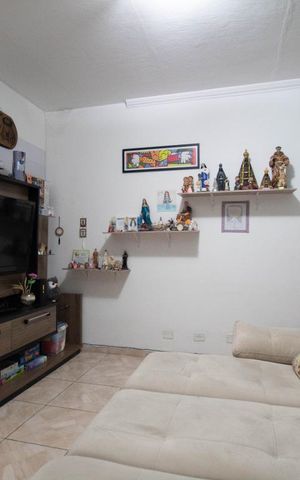 Casa à venda com 125m², 3 quartos e 2 vagasSala