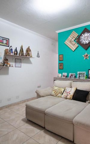 Casa à venda com 125m², 3 quartos e 2 vagasSala