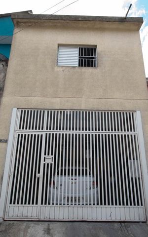 Casa à venda com 125m², 3 quartos e 2 vagasFachada