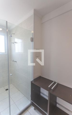 Apartamento à venda com 130m², 3 quartos e 2 vagas Apartamento à venda com 130m², 3 quartos e 2 vagasBanheiro suíte 1