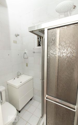 Apartamento para alugar com 53m², 1 quarto e sem vaga Apartamento para alugar com 53m², 1 quarto e sem vagaBanheiro