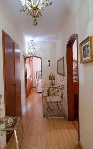 Apartamento à venda com 192m², 4 quartos e 4 vagas Apartamento à venda com 192m², 4 quartos e 4 vagasCorredor
