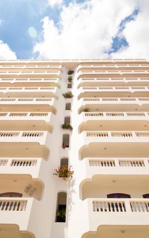 Apartamento à venda com 192m², 4 quartos e 4 vagas Apartamento à venda com 192m², 4 quartos e 4 vagasFachada